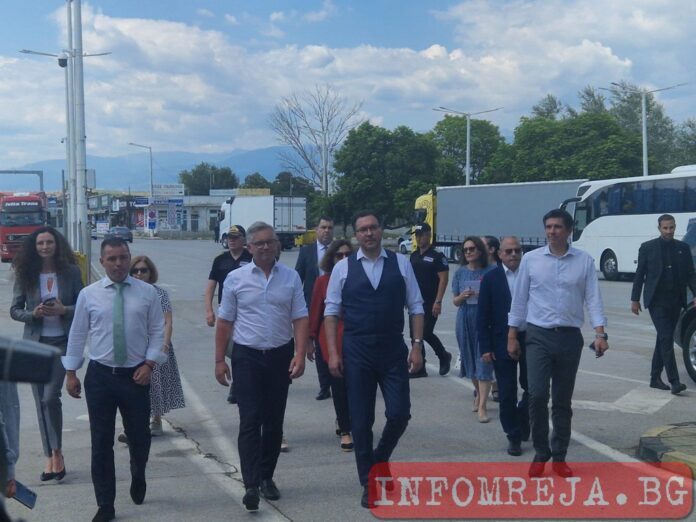 Митов: От полунощ граничните проверки между България и Румъния ще бъдат преустановени