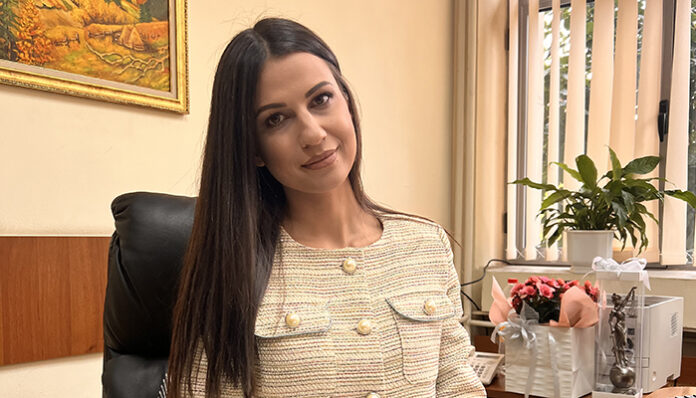 Млада и амбициозна: Съдия Силвия Алексова започна работа в благоевградския Районен съд