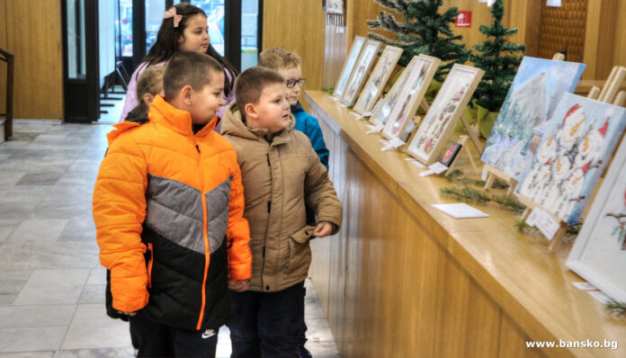 „Млади български творци“ подредиха благотворителна изложба в Банско