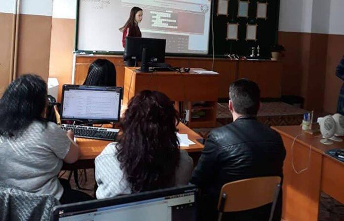 Млади IT специалисти проведоха открит урок в гимназията в Разлог