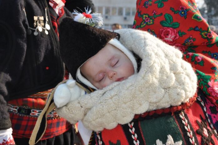 Много песни