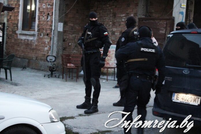 Множество задържани с дрога в Пиринско за денонощие