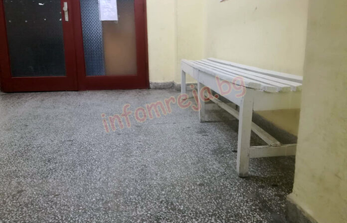 Момиченце на 2 месеца е изоставено пред поликлиниката в Петрич