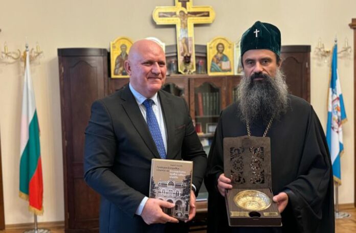 МОН: Учебниците за свободно избираемия предмет религия са безплатни