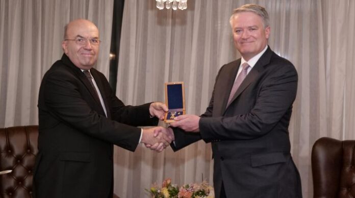 МВнР удостои генералния секретар на ОИСР със „Златна лаврова клонка“