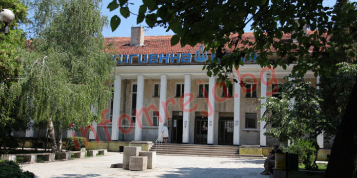 Мъж колабира в минералната баня в Благоевград