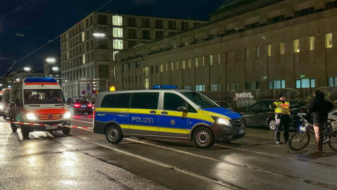 Мъж взе заложници в германска аптека