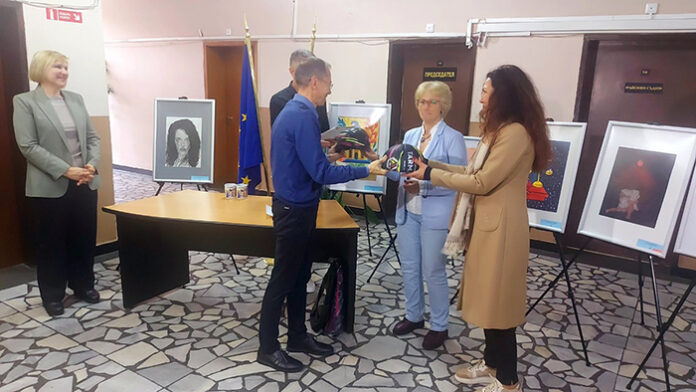 На церемония в Дупница: Наградиха победителите в конкурса „В страната на Справедливостта 2024 г.“