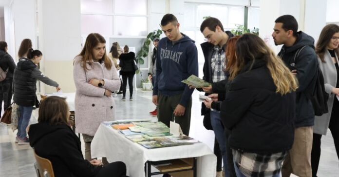 На кариерна борса работодатели търсят кадри в ЮЗУ „Неофит Рилски“