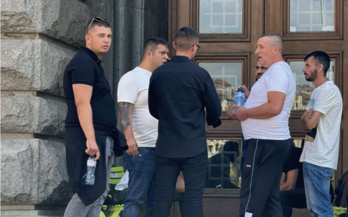На пост пред ЦИК: ДПС на Доган и Ново начало чакат да се регистрират за изборите