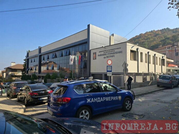 Началниците на районните управления в Петрич и Сандански са задържани