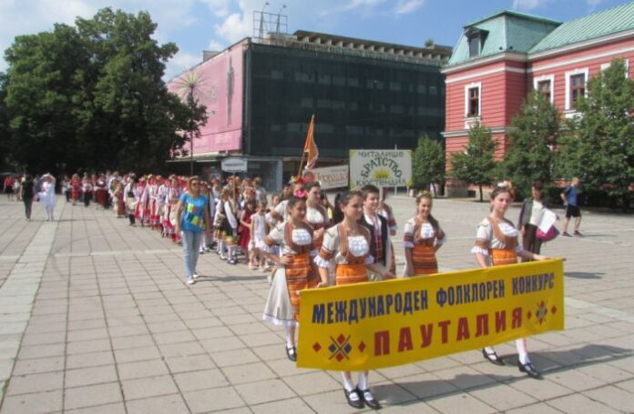 Над 2100 участници се включват в Международния фестивал „Пауталия“