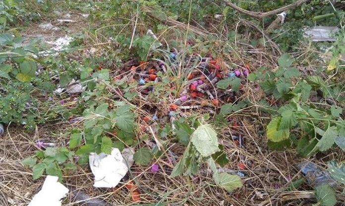 Намериха десетки епруветки с кръв