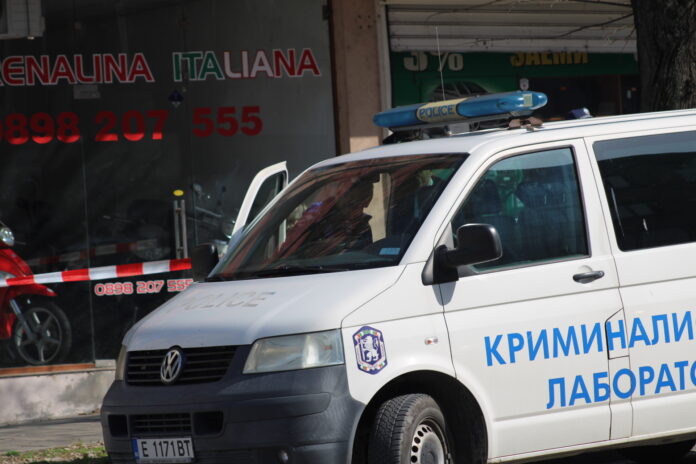 Намериха полужив мъж на релсите край Вакарел