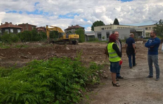 Направиха първа копка на Центъра за работа с деца на улицата в Кюстендил