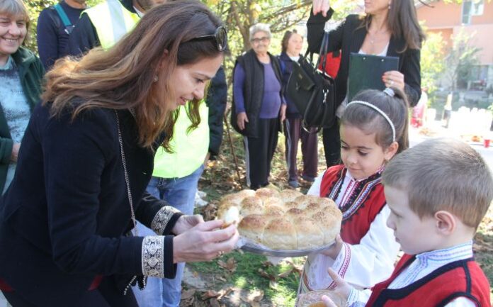 Направиха първа копка на подпорна стена в село Бистрица