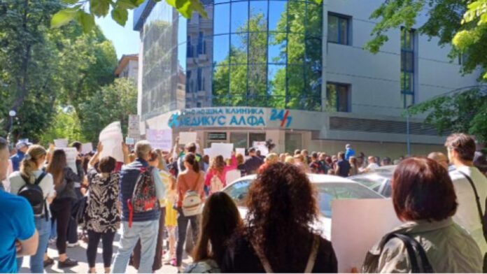 Напрежение на протеста заради смъртта на 6-годишния Ангел в Пловдив