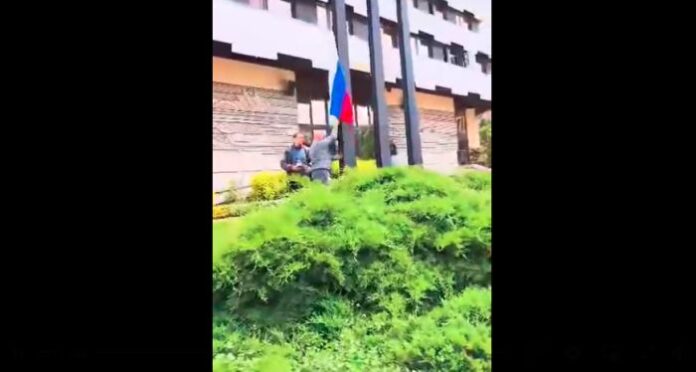 Напрежение в Дупница заради руското знаме: Дупничанин за втори път го свали