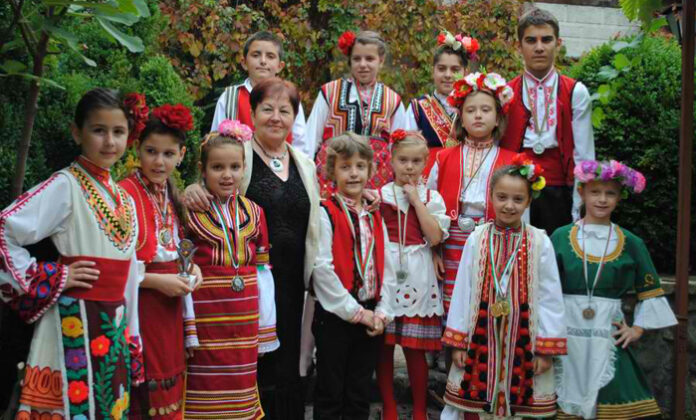Народни песни от Пиринско в годишния концерт на Центъра по изкуствата