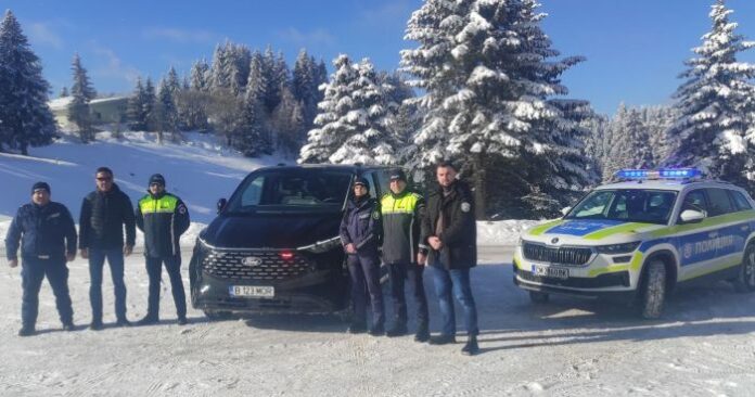 Наши и румънски полицаи дават съвместни патрули на Пампорово