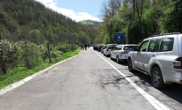 Наши сънародници от Босилеград протестираха на ГКПП „Олтоманци”