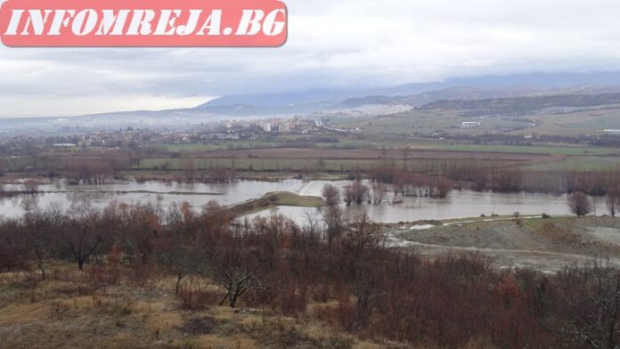 Наводнения в Швейцария и Бангладеш