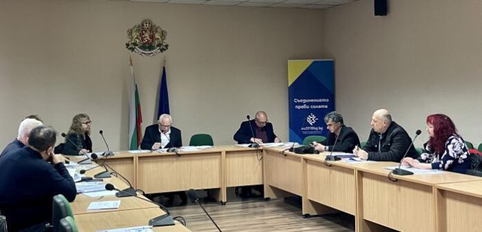 Не успяха да гласуват бизнес плана на 