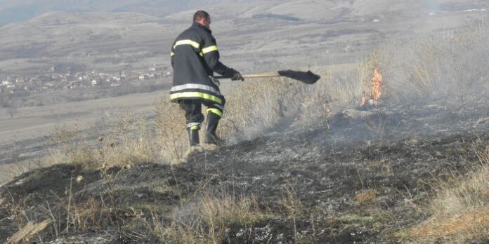 Небрежност причини 8 пожара в Кюстендилско
