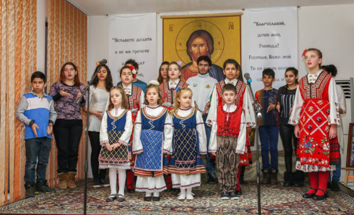 Неделното училище в Сандански отбеляза 17 години от създаването си