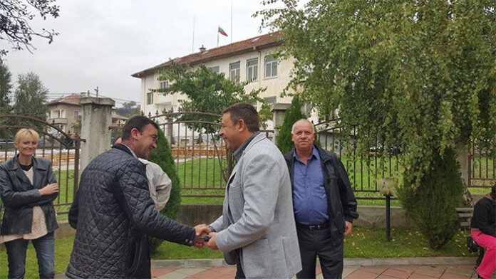 Неврокопският митрополит Серафим освети храма в Бело поле