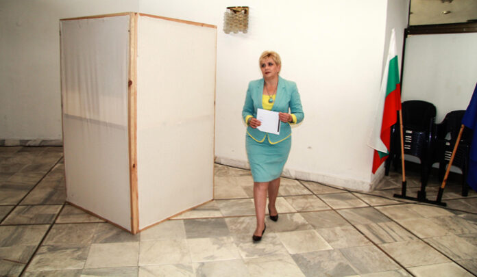 Николина Чакърдъкова: Гласувам за възраждането на българското