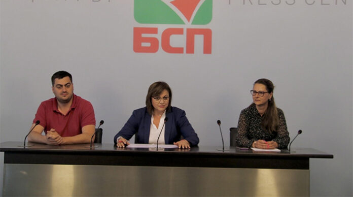 Нинова: 60-те човека на протеста от 82 000 членове показват силата на вътрешната опозиция