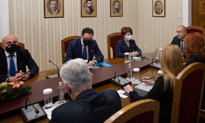 Нинова на консултациите: Ние разбираме отговорността
