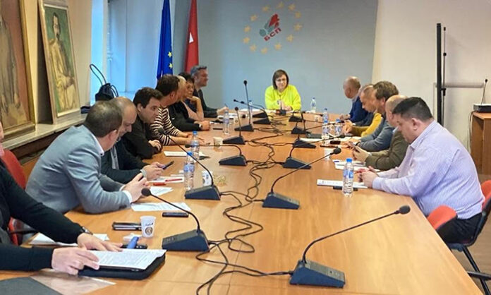 Нинова: Необходимо е писмено коалиционно споразумение преди разговор за министри
