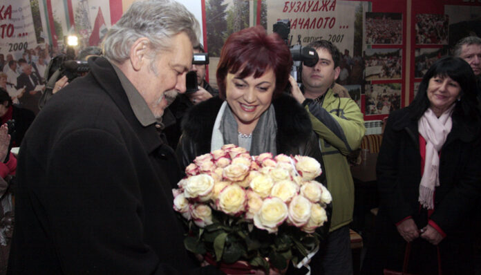 Нинова подари 69 рози на Ламбо за рождения му ден