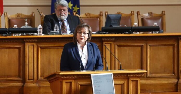 Нинова: Подкрепяме идеята да се обединим около най-възрастния депутат за председател на НС