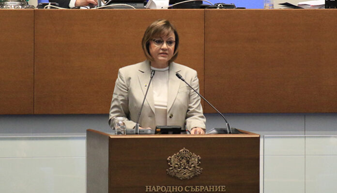 Нинова призова Радев да смени Главчев