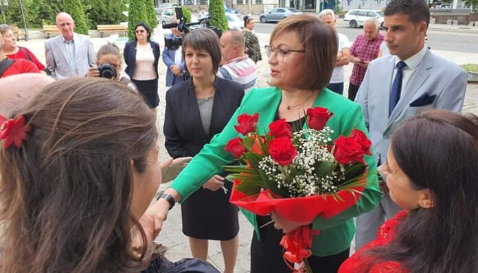 Нинова: Служебните министри се занимават с партийно строителство