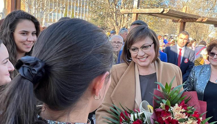 Нинова в Ямбол: Подкрепете ни да спасим децата от експеримент