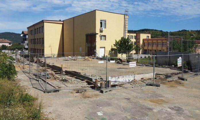 Нов физкултурен салон отваря врати през месец октомври в Дупница