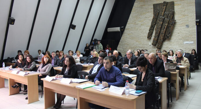Нов шанс за младите хора предостави кръглата маса за социалната икономика