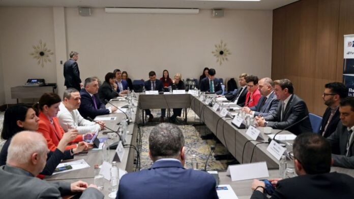 Нов закон ще обедини автомобилния и жп транспорта в единна система