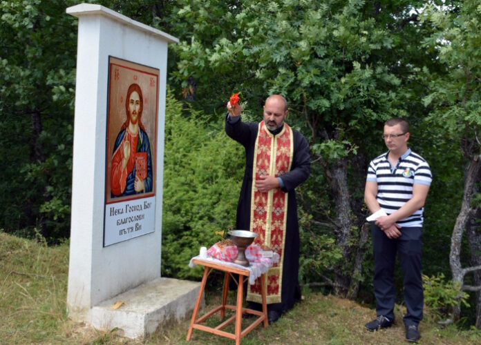 Нова икона пази Симитлийско от катастрофи