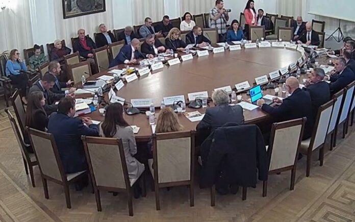 Нова работна група поема юридическия казус с разплащането с пътните фирми