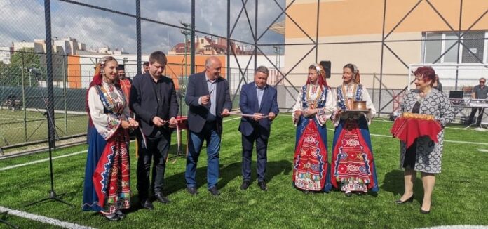 Нова спортна площадка откриха в Осмо СУ 