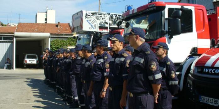 Нови пожарни получиха огнеборците в Кюстендил