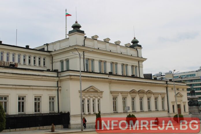 НС отваря врати за посетители
