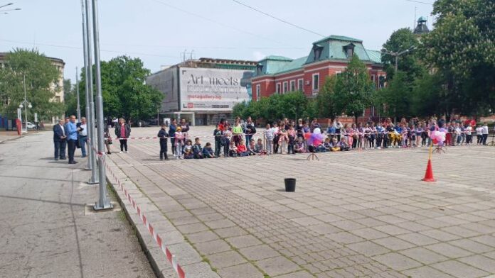 НУ „Св. Климент Охридски“ спечели състезанието 