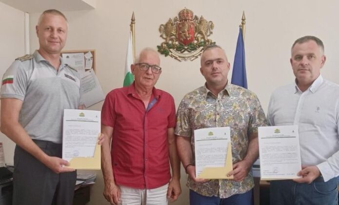 Областният управител с благодарствени писма за потушаването на пожарите в Кюстендилско