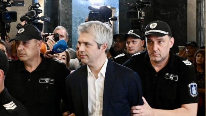 „Обнови Европа“ поискаха спиране на плащанията по ПВУ за България заради ареста на Благомир Коцев